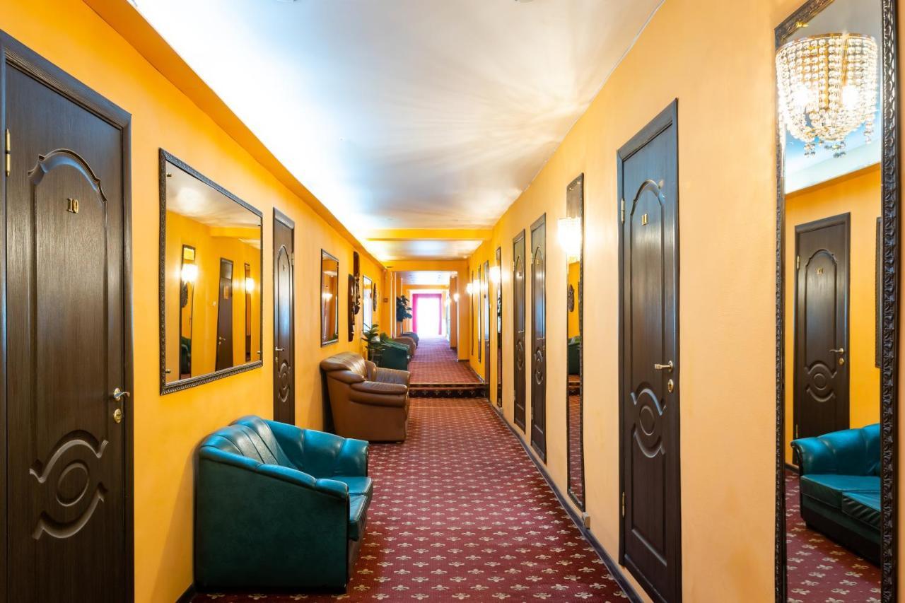 Jenavi Club Hotel Sankt Petersborg Eksteriør billede